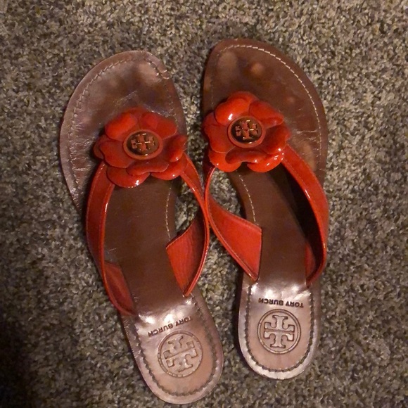 Tory Burch Shoes - Tory Burch Orange Flower Sandals 🌺